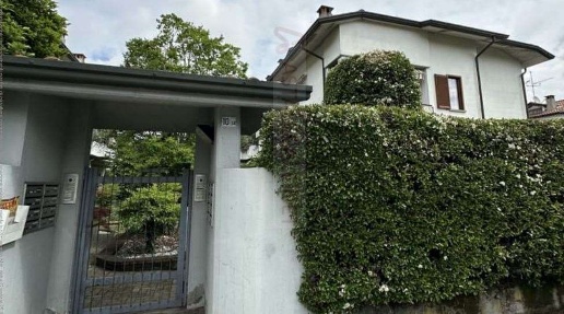 Foto Appartamento in Via Silvio Pellico 10/34, Caponago di 86 m² all'asta