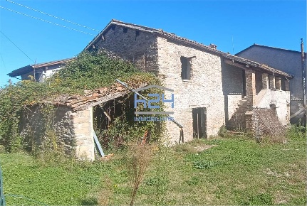 Foto Appartamento a Mercato Saraceno di 100 m² con 7 locali in vendita