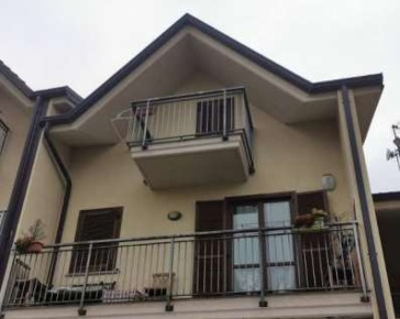 Foto Appartamento in Str. della Chioma, Giaveno di 115 m² con 5 locali