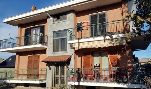 Foto Appartamento in via San Gillio, Pianezza Centro di 113 m² con 4 locali