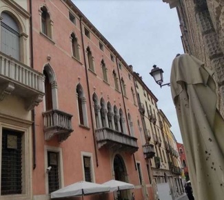 Foto Appartamento in Contrà Cantarane, Vicenza Centro Storico di 55 m²
