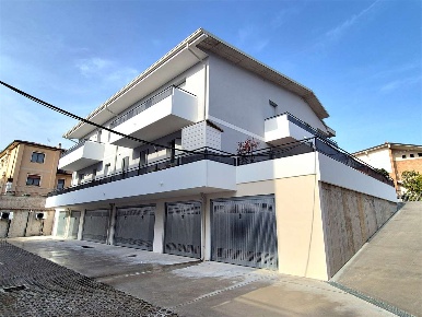 Foto Appartamento in zona centrale 1, Valeggio sul Mincio Centro di 145 m²