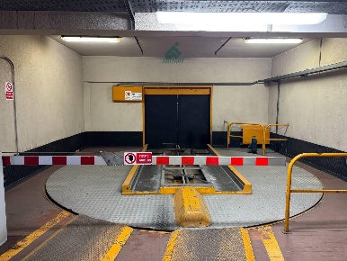 Foto Box in VIA santa sofia 23, Milano Ticinese di 14 m² con 1 locali