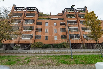 Foto Appartamento in Nicola Romeo, Milano Gratosoglio di 105 m² in vendita