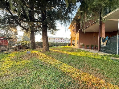 Foto Appartamento in Via Mincio 2, Chiari Centro di 180 m² con 4 locali