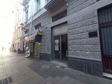 Foto Negozio in Corso UMBERTO I 14, Oristano Centro di 30 m² con 1 locali