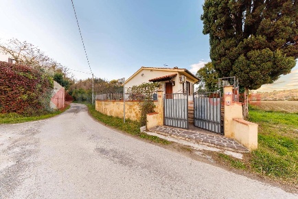 Foto Casa indipendente a Crespina Lorenzana di 85 m² con 4 locali