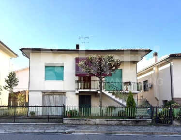 Foto Casa indipendente in Dante Alighieri, Palaia Forcoli di 130 m²