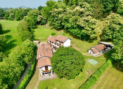 Foto Rustico a Arona Centro di 450 m² con 19 locali in vendita