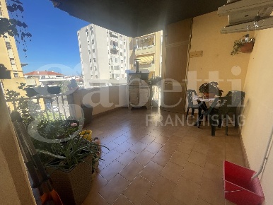 Foto Appartamento a Oristano Centro di 110 m² con 4 locali in vendita