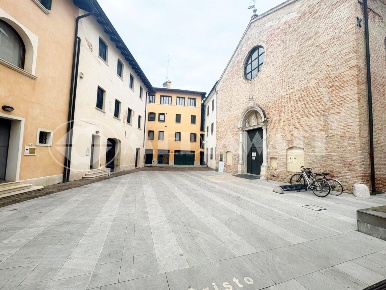 Foto Villa singola in Piazza Ospedale Vecchio 6, Pordenone Centro Storico