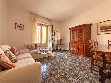 Foto Appartamento in Via del Broglino, Todi Centro di 112 m² con 5 locali