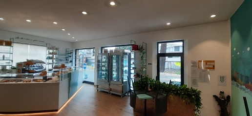 Foto Locale commerciale in Via Milano 94, Somma Lombardo Centro di 200 m²