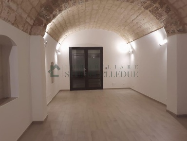 Foto Locale commerciale in VIA TREVISANI  34, Bari Libertà di 60 m²