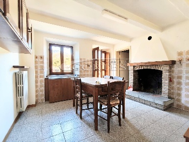 Foto Appartamento in VIA DEL CASATO 637, Caprese Michelangelo di 75 m²