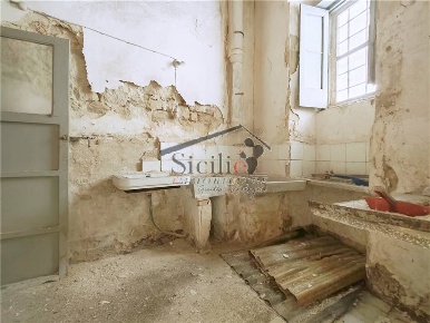 Foto Casa indipendente in -, Scicli Centro di 66 m² con 4 locali in vendita