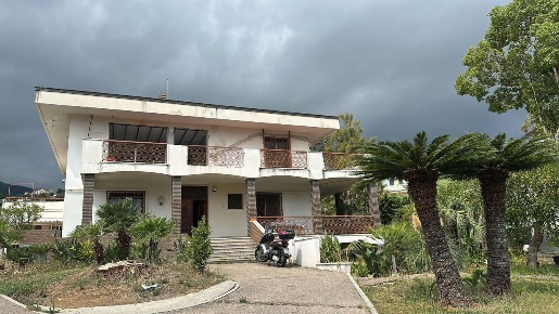 Foto Villa unifamiliare in Via Solaro 127, Sanremo Solaro di 600 m²