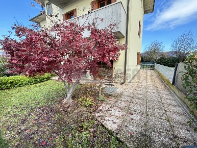 Foto Appartamento in via xxv aprile 8, Brogliano Centro di 103 m²