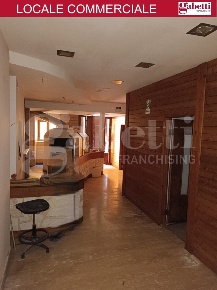 Foto Negozio in Ninfina, Cori Centro di 140 m² con 3 locali in vendita