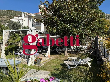 Foto Villa singola in Via Di Vigna Brigida 3, Caserta Tuoro di 302 m²