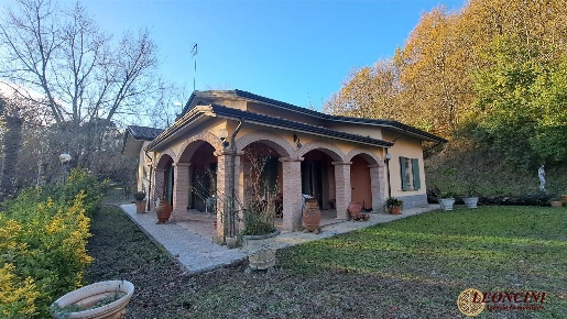 Foto Villa unifamiliare in Via fontanasaqui, Mulazzo di 180 m² con 9 locali