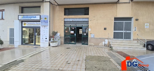 Foto Ufficio in Via Pietro Galati, Alcamo Centro di 160 m² con 1 locali