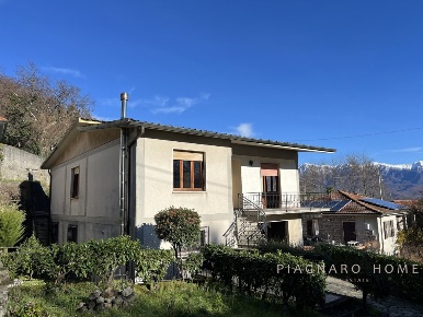 Foto Villa unifamiliare in Via madonna del monte, Mulazzo Pozzo di 334 m²