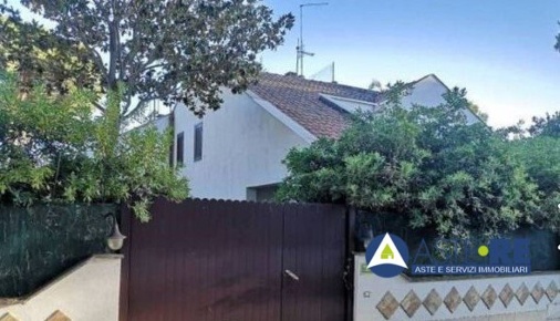 Foto Villa unifamiliare in Via Degli Alvethna 164/a, Tarquinia di 137 m²