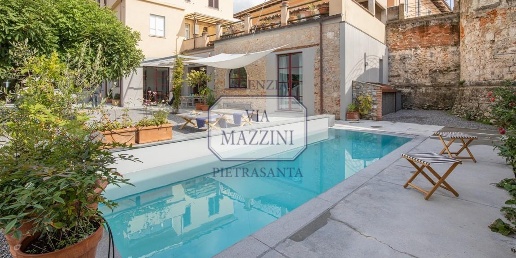 Foto Loft a Pietrasanta di 330 m² con 10 locali in vendita