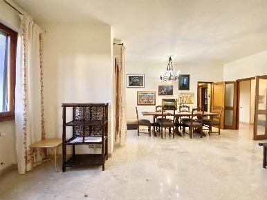 Foto Appartamento a Pistoia Centro Storico di 150 m² con 6 locali