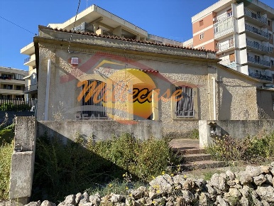 Foto Villa unifamiliare in viale scala greca, Siracusa di 120 m² in vendita
