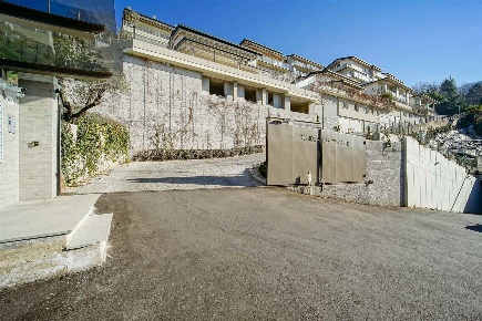 Foto Appartamento a Calolziocorte Centro di 122 m² con 4 locali in vendita