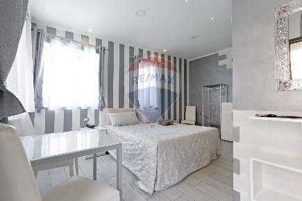 Foto Villa unifamiliare in Via Meda, Limbiate Centro di 70 m² con 2 locali