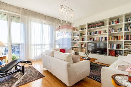 Foto Appartamento in galleria kennedy, Seregno Matteotti di 149 m²