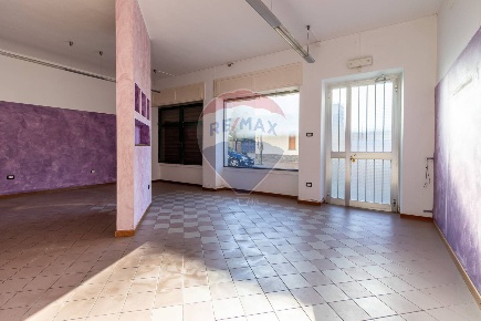 Foto Loft in via Montefiori, Esino Lario Centro di 75 m² con 3 locali