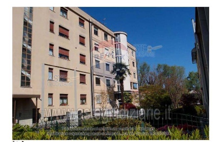 Foto Appartamento in VIA MONTE NERO, Arona Centro di 90 m² con 5 locali