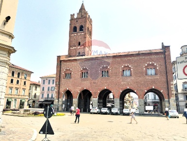 Foto Bar in PIAZZA ROMA, Monza Centro Storico di 50 m² con 2 locali