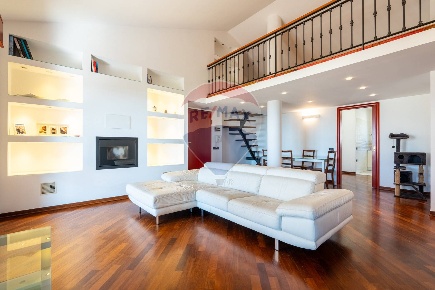 Foto Appartamento in via monaco, Quartu Sant'Elena Quartu di 150 m²