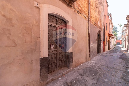 Foto Casa indipendente in via bastione san giovanni, Catania Centro Storico