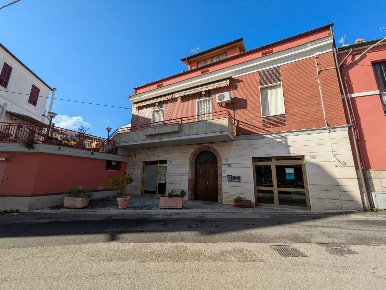 Foto Casa indipendente in Via della stazione, Mosciano Sant'Angelo Centro