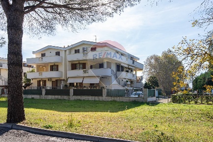Foto Villa a schiera in VIA LAZIO, Cepagatti di 141 m² con 6 locali