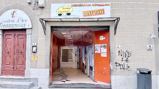 Foto Attività commerciale in Via Cosimo Ridolfi, Empoli di 85 m² in vendita