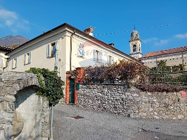 Foto Villa singola in via libertà 93, Casalzuigno Centro di 305 m²