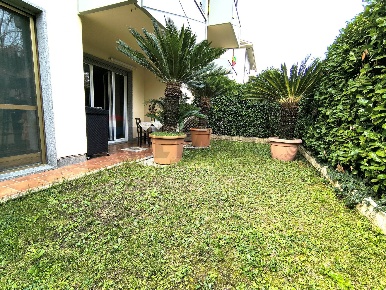 Foto Appartamento in via don mauro bonzi, Desio di 100 m² con 3 locali