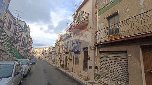 Foto Casa indipendente in via ciano, Chiaramonte Gulfi Centro di 100 m²