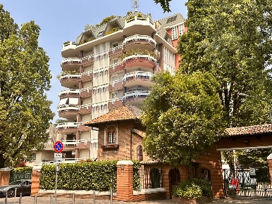 Foto Appartamento in Via Ippodromo, Milano Gallaratese di 233 m² in vendita