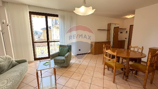 Foto Appartamento in Via XXV Aprile, Luino Centro di 90 m² con 3 locali