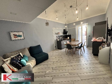 Foto Appartamento in Via Roma, Settimo Torinese di 95 m² con 4 locali