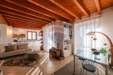 Foto Appartamento in Via Marconi, Alzano Lombardo Centro di 125 m²