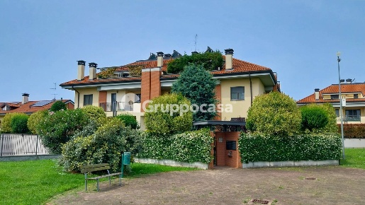 Foto Appartamento in Via Papa Giovanni Paolo II, Magenta Centro di 65 m²